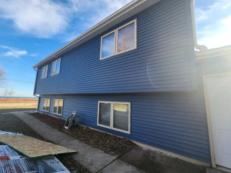 Siding blue